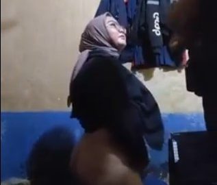 Bokep Indo Pulang kerja ngewe di kosan part 1